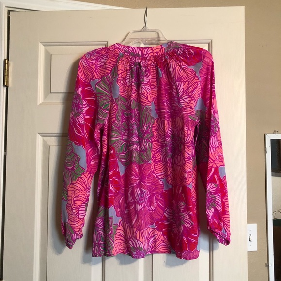 Lilly Pulitzer Elsa Silk top Worth It - Picture 2 of 5